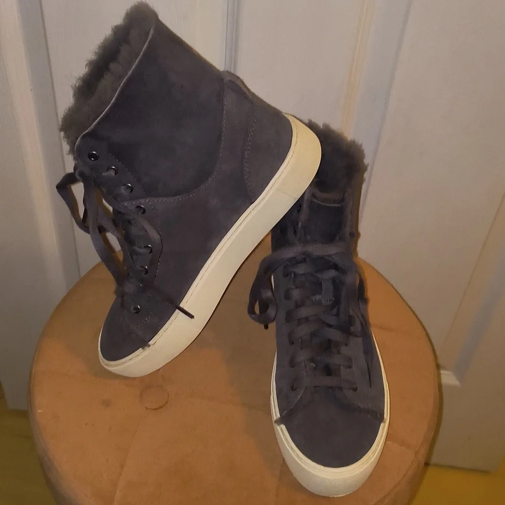 UGG Beven Genuine Shearling High Top Sneakers Size 7.5